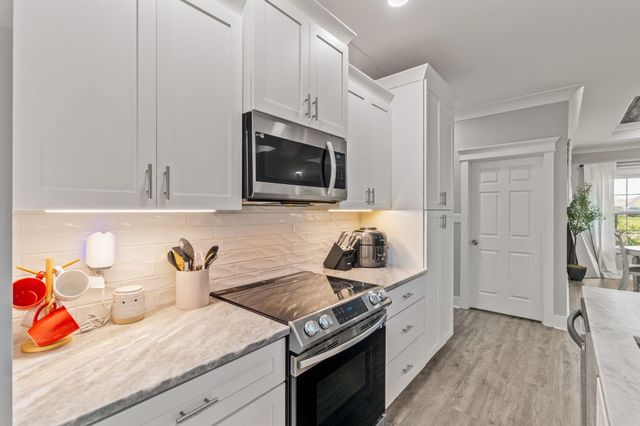 23 E Chapel Hill Blvd., Hattiesburg, MS 39402