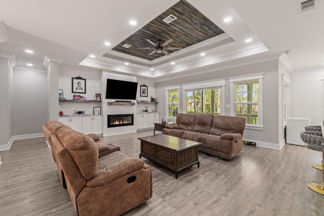 23 E Chapel Hill Blvd., Hattiesburg, MS 39402