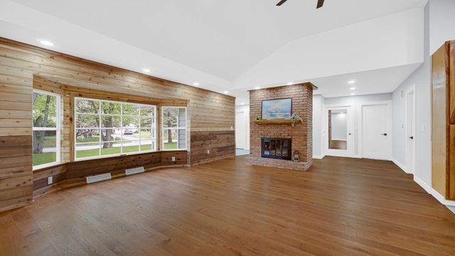 1248 Dogwood Drive, Chesterton, IN 46304