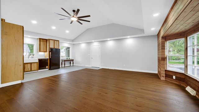 1248 Dogwood Drive, Chesterton, IN 46304