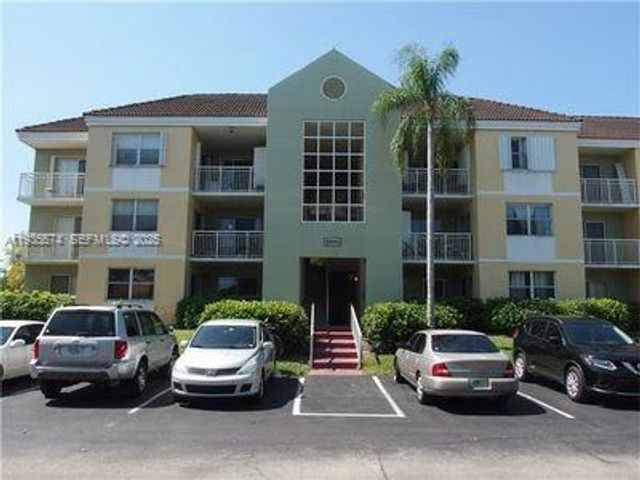 8540 SW 212th St 101, Cutler Bay, FL 33189