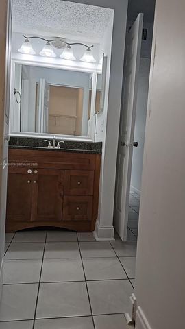 8540 SW 212th St 101, Cutler Bay, FL 33189