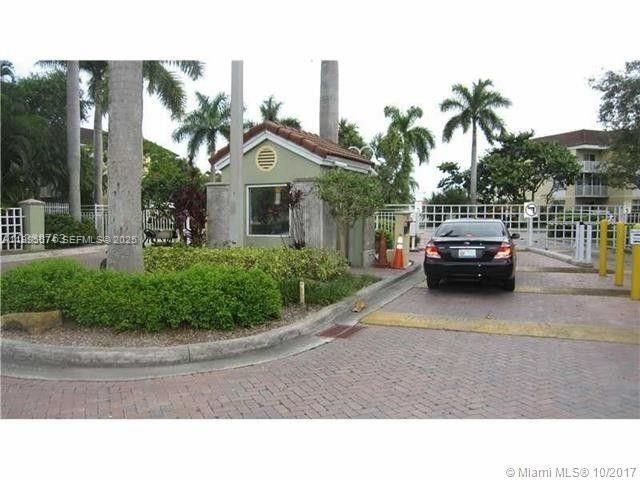 8540 SW 212th St 101, Cutler Bay, FL 33189