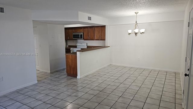 8540 SW 212th St 101, Cutler Bay, FL 33189