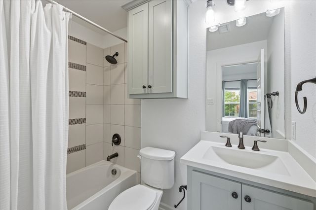 6000 Monterey Mews, North Richland Hills, TX 76180