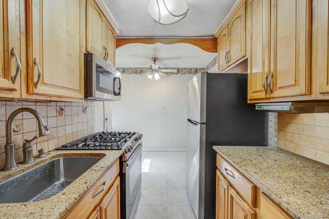 2552 E 7 Street 1H, Brooklyn, NY 11235