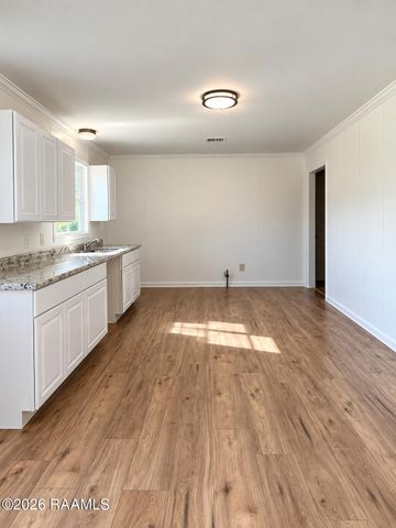 402 Attakapas Road, Lafayette, LA 70501