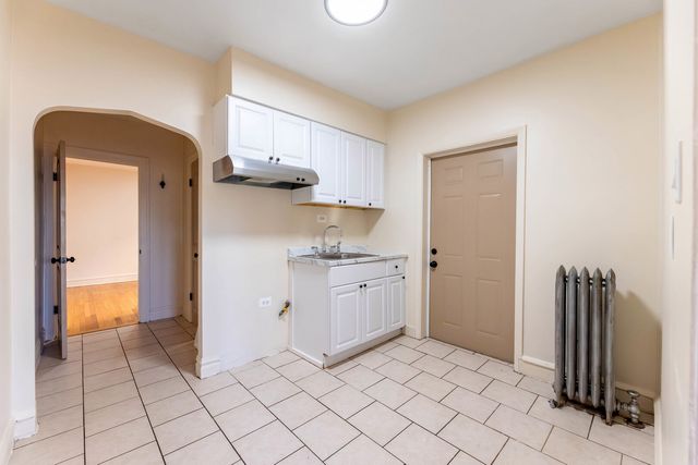 6352 S Francisco Avenue 2, Chicago, IL 60629