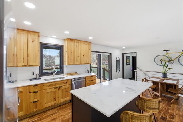 1063 Cliffs Edge Road, East Bernstadt, KY 40729