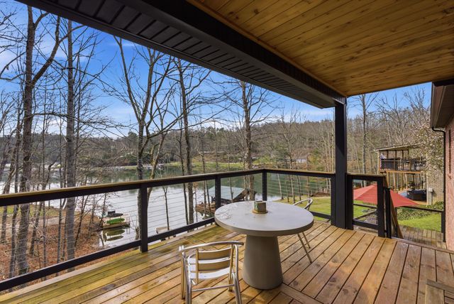 1063 Cliffs Edge Road, East Bernstadt, KY 40729