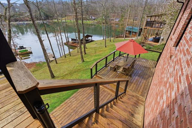 1063 Cliffs Edge Road, East Bernstadt, KY 40729