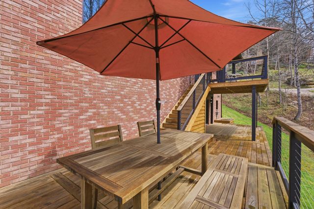 1063 Cliffs Edge Road, East Bernstadt, KY 40729