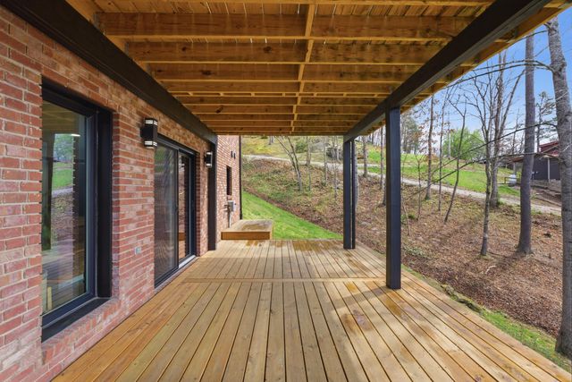 1063 Cliffs Edge Road, East Bernstadt, KY 40729