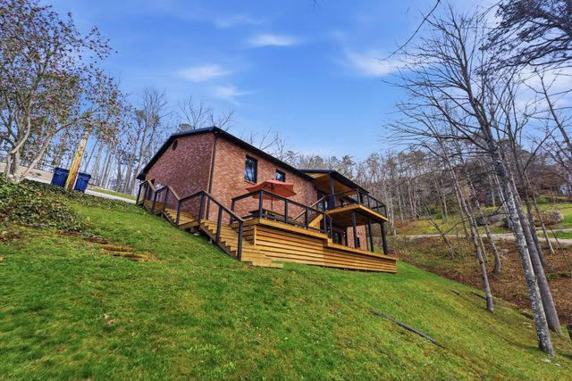 1063 Cliffs Edge Road, East Bernstadt, KY 40729