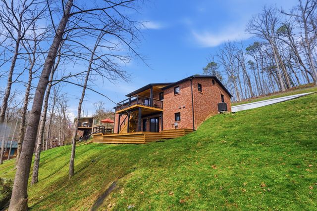 1063 Cliffs Edge Road, East Bernstadt, KY 40729