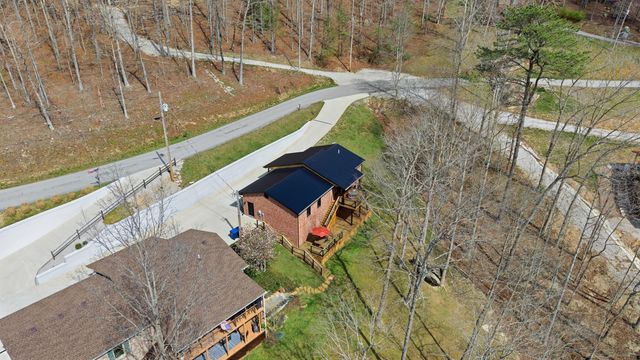 1063 Cliffs Edge Road, East Bernstadt, KY 40729
