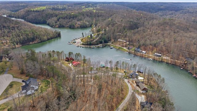 1063 Cliffs Edge Road, East Bernstadt, KY 40729