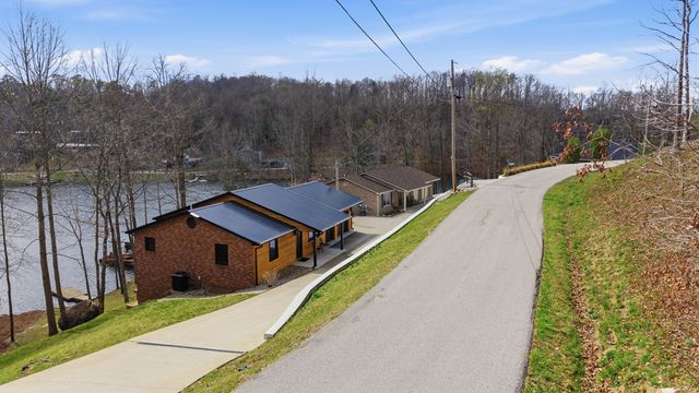 1063 Cliffs Edge Road, East Bernstadt, KY 40729