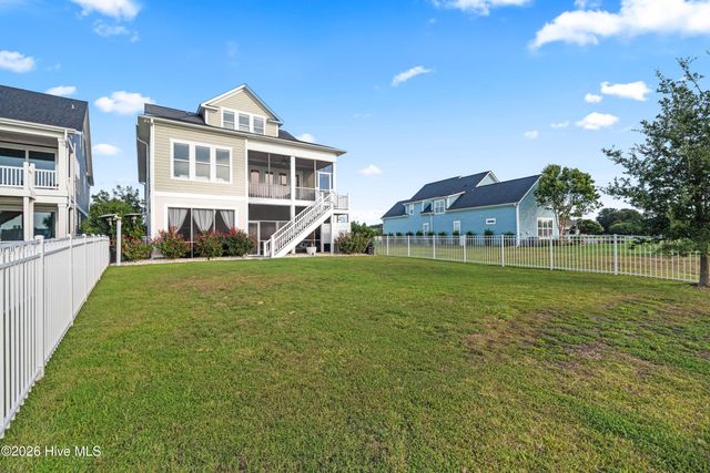 262 Spicer Lake Drive, Holly Ridge, NC 28445