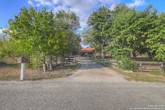 311 Weiss, New Braunfels, TX 78130
