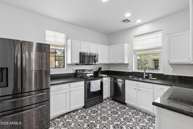 2382 W SLEEPY RANCH Road, Phoenix, AZ 85085