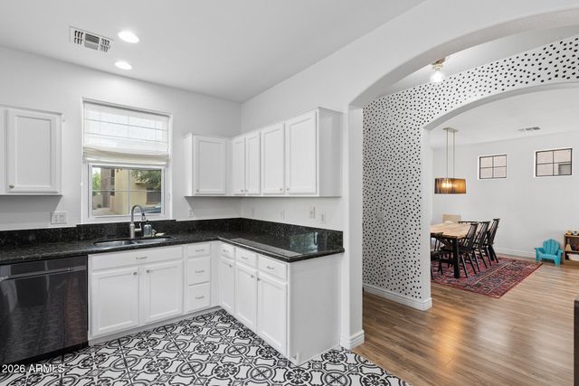 2382 W SLEEPY RANCH Road, Phoenix, AZ 85085