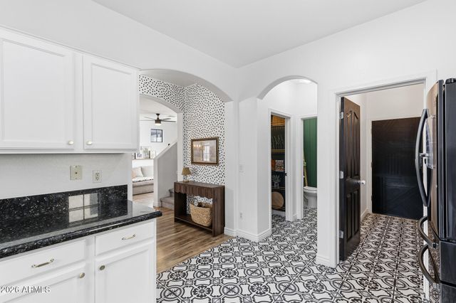 2382 W SLEEPY RANCH Road, Phoenix, AZ 85085