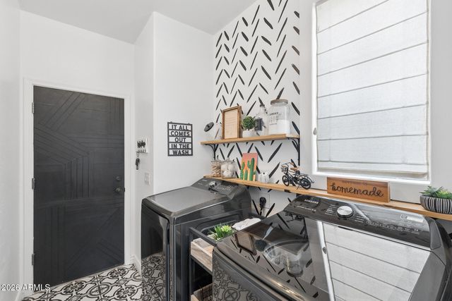 2382 W SLEEPY RANCH Road, Phoenix, AZ 85085