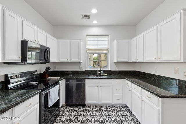 2382 W SLEEPY RANCH Road, Phoenix, AZ 85085