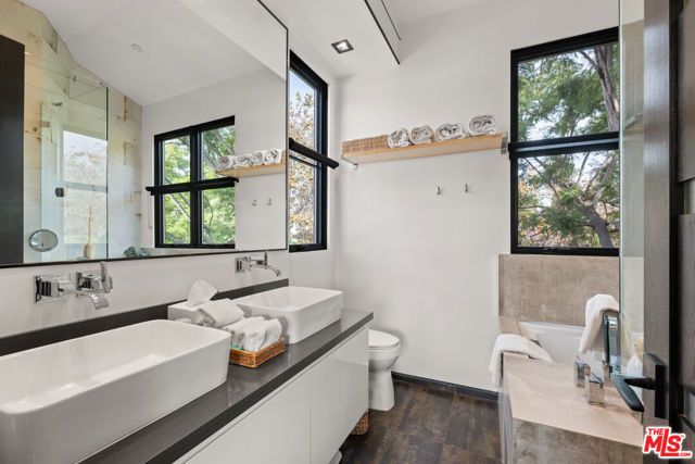 601 N Crescent Heights Boulevard, Los Angeles, CA 90048