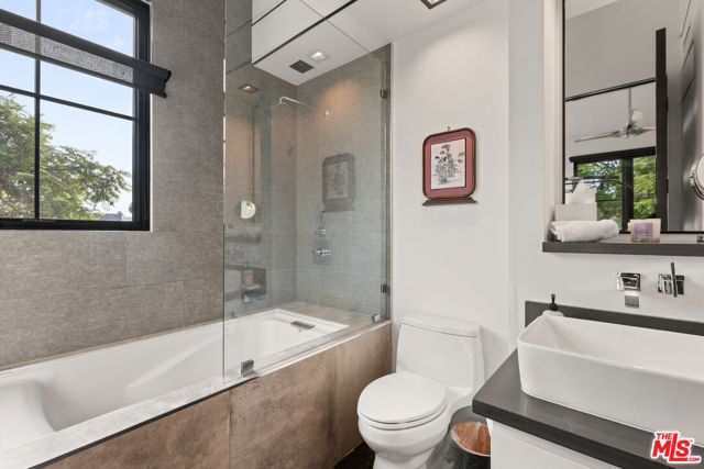 601 N Crescent Heights Boulevard, Los Angeles, CA 90048