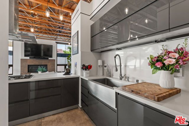 601 N Crescent Heights Boulevard, Los Angeles, CA 90048