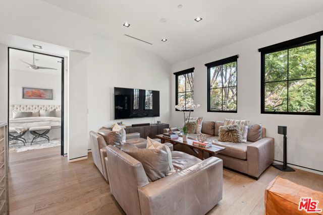 601 N Crescent Heights Boulevard, Los Angeles, CA 90048