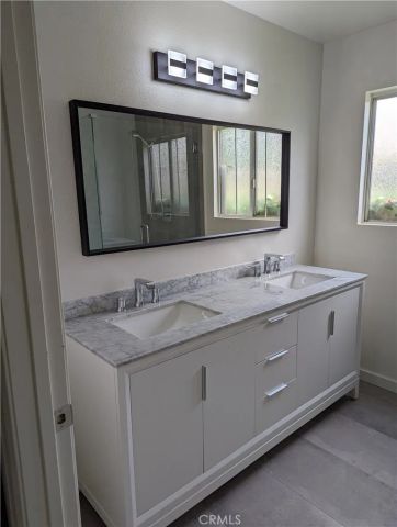 200 E Racquet Club Road 13, Palm Springs, CA 92262