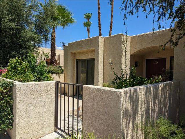 200 E Racquet Club Road 13, Palm Springs, CA 92262