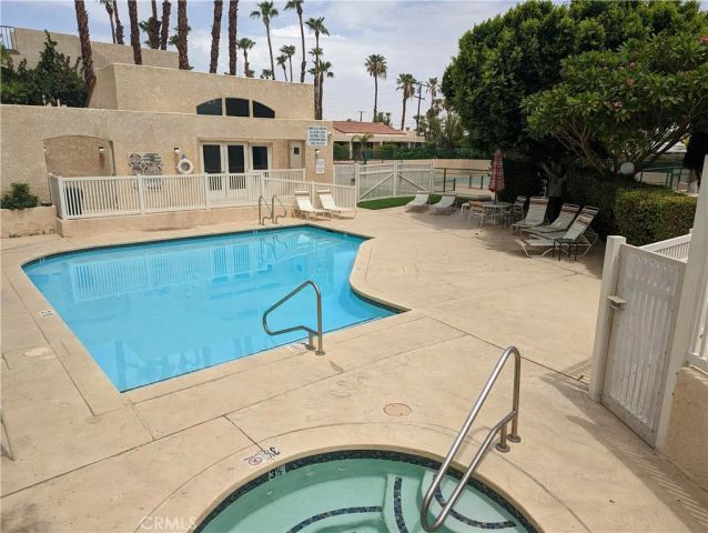 200 E Racquet Club Road 13, Palm Springs, CA 92262
