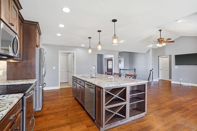 5301 TALL TREE CT, Columbia, MO 65202