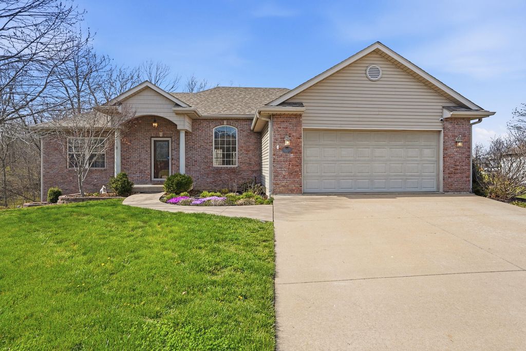 5301 TALL TREE CT, Columbia, MO 65202