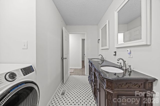 151 Central Avenue, Norwood, NC 28128