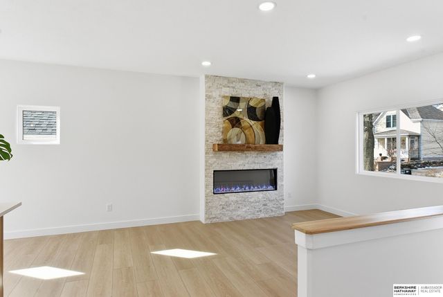 911 N 50th Avenue, Omaha, NE 68132