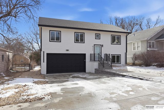 911 N 50th Avenue, Omaha, NE 68132