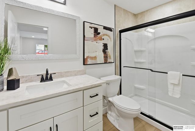 911 N 50th Avenue, Omaha, NE 68132