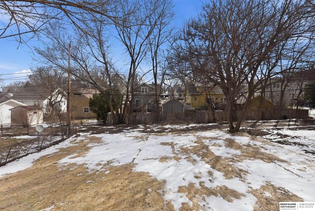 911 N 50th Avenue, Omaha, NE 68132