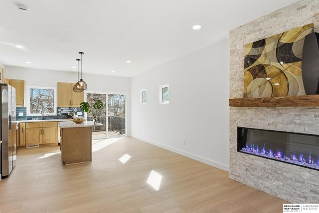 911 N 50th Avenue, Omaha, NE 68132