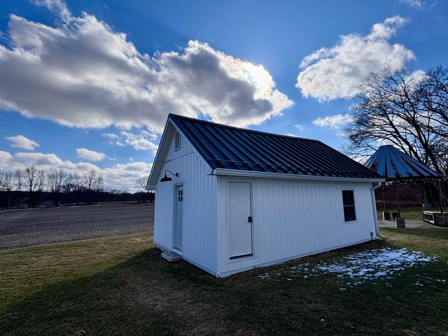 69640-B Carls Road, Sturgis, MI 49091