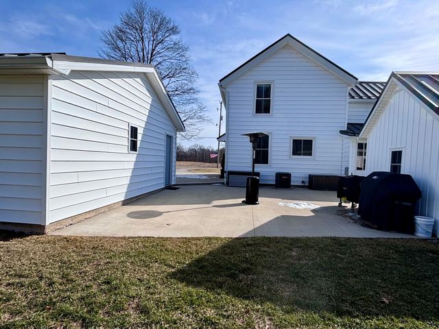 69640-B Carls Road, Sturgis, MI 49091