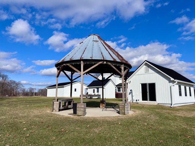 69640-B Carls Road, Sturgis, MI 49091