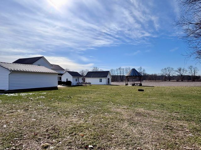 69640-B Carls Road, Sturgis, MI 49091