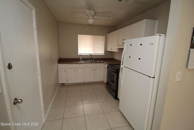 992 Sable Circle SE, Palm Bay, FL 32909