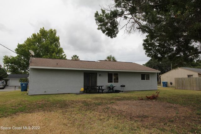 992 Sable Circle SE, Palm Bay, FL 32909